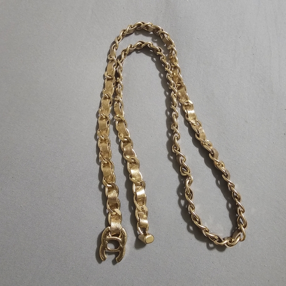 CHANEL Matelassé CC LOGO Trun Lock Chain/Leather Belt Gold - Picture 2 of 12